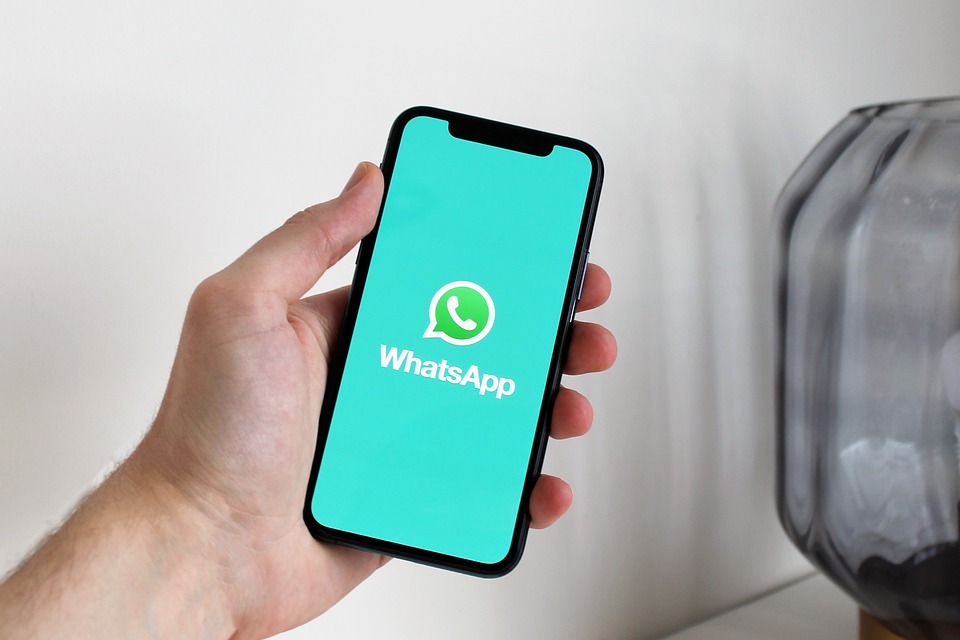Smarthphone con la app de Whatsapp